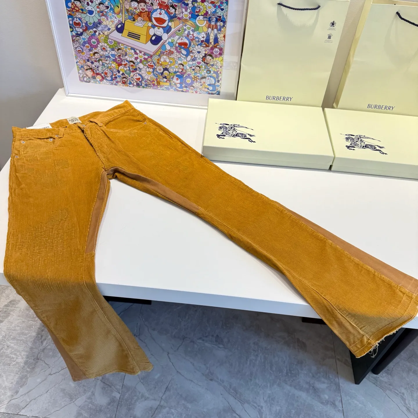P250 model number: D448 GALLERY DEPT. ss25 limited corduroy splicing embroidered bootcut jeans Size: 28, 30, 32, 34, 36 (S-XXL) Color: Corduroy yellow Size reference: Pants length 100 102 104 106 106 Waist 72 76 80 84 88 Recommended weight S (about 110 pounds) M (about 120 pounds) L (about 140 pounds) XL (about 165 pounds) XXL (about 185 pounds)